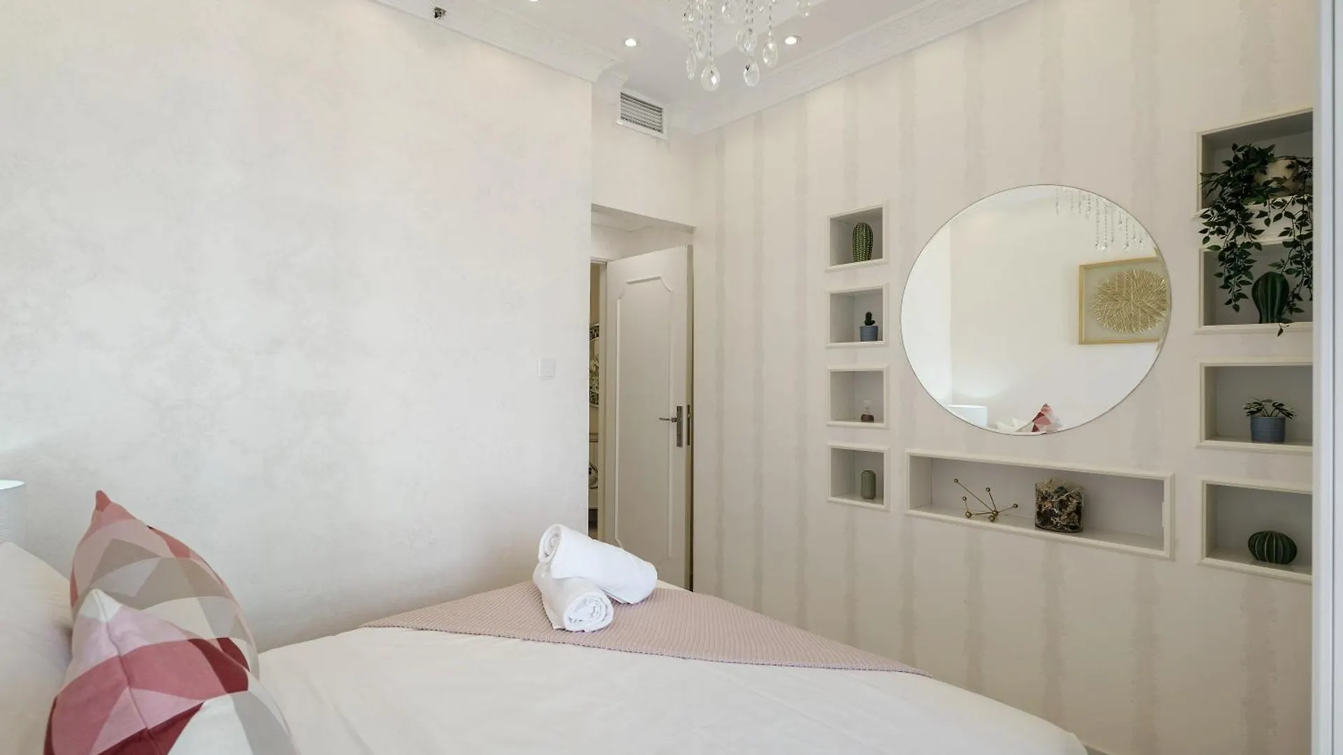 High Floor Upgraded 2Br In Jlt - Walk To Lake Park Dubai